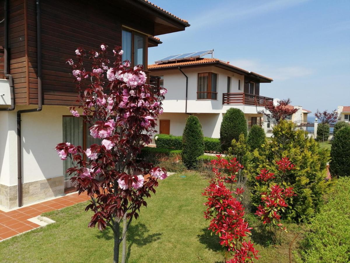 Villas In Complex Trakiyskiy Bryag Lozenets Exterior photo
